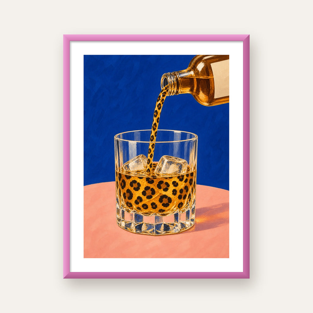 Leopar Desenli İçki Posteri – Modern Yağlı Boya Bar Sanatı — pembe çerçeveli paspartulu