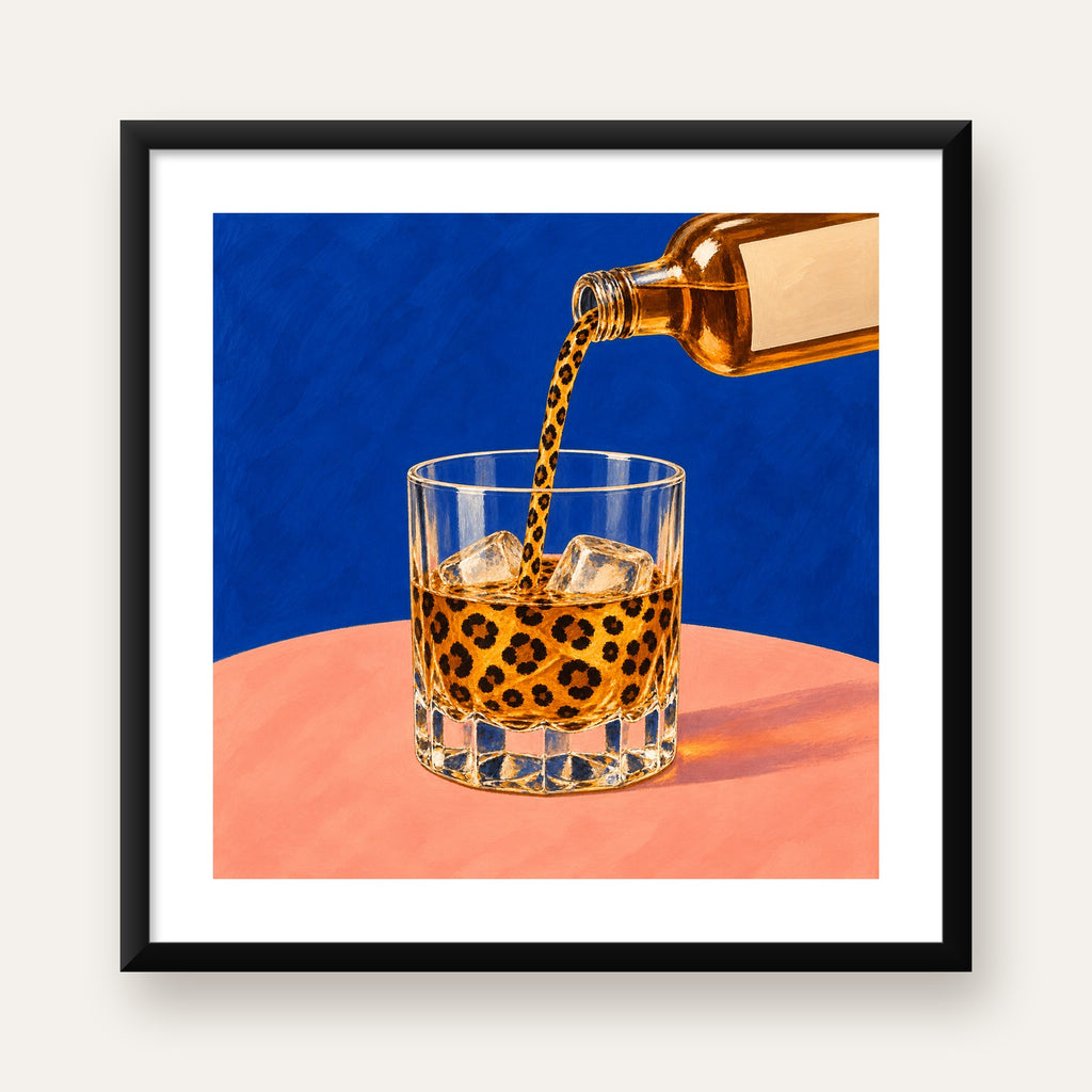 Leopar Desenli İçki Posteri – Modern Yağlı Boya Bar Sanatı — Kare baskı, beyaz paspartulu