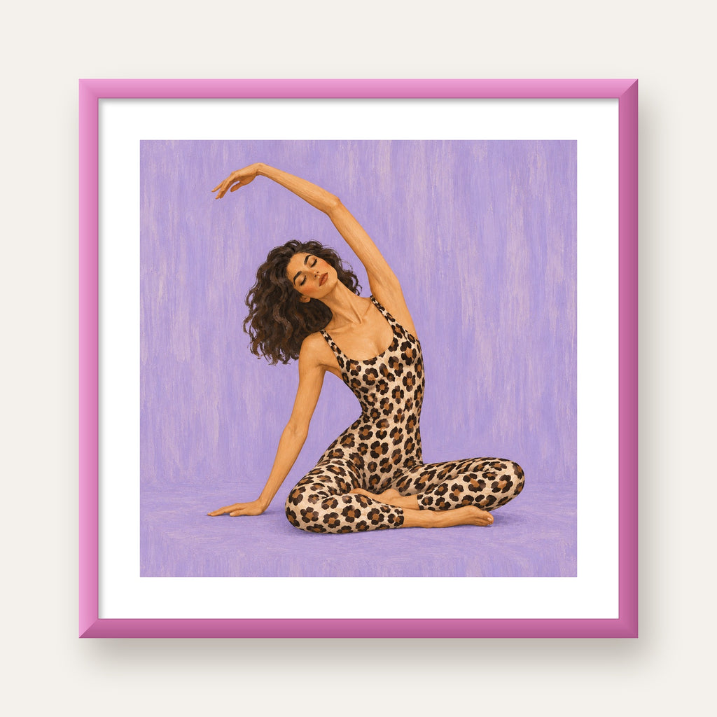 Lila Leopar Desenli Yoga Yapan Kadın Poster — pembe çerçeveli paspartulu