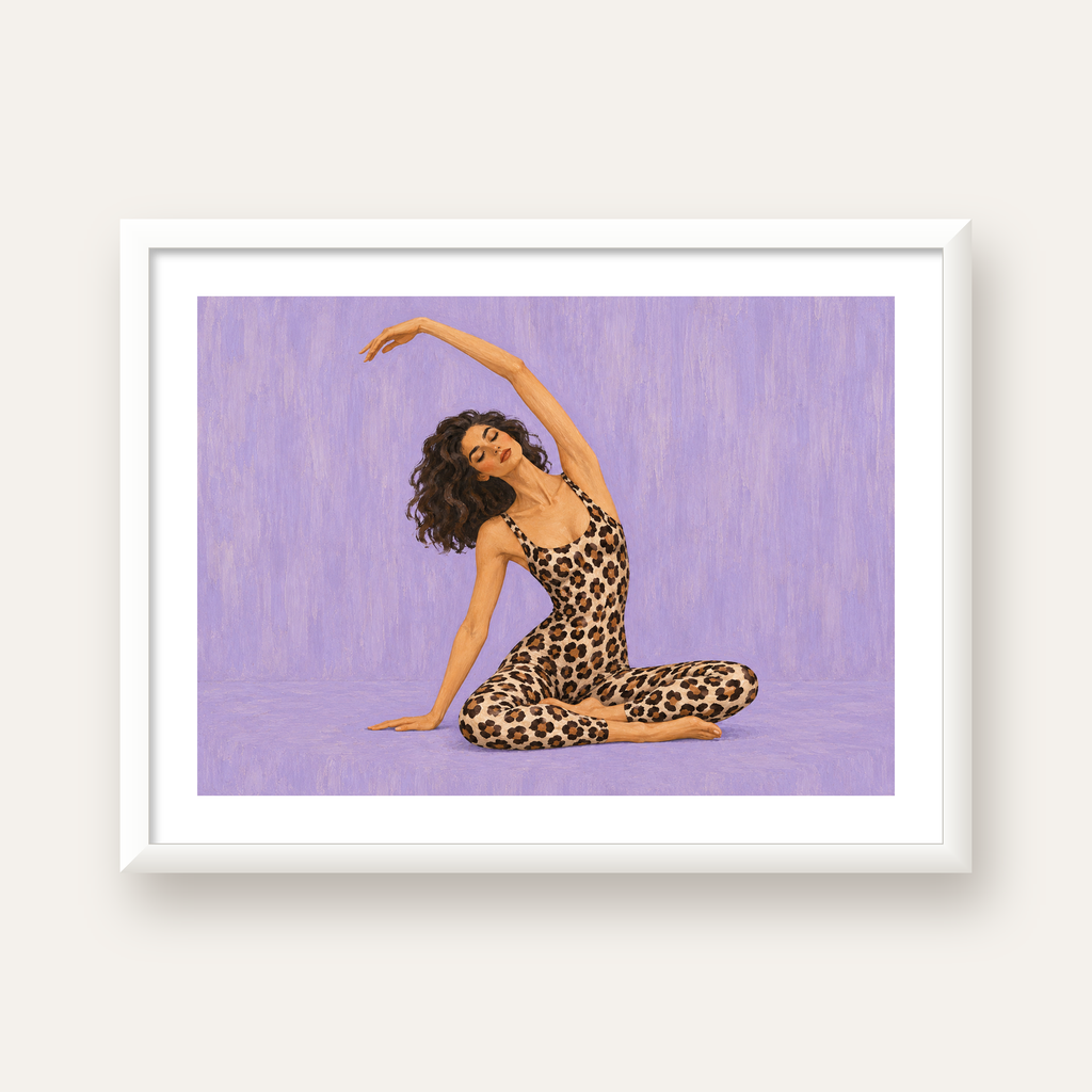 Lila Leopar Desenli Yoga Yapan Kadın Poster — beyaz çerçeveli yatay poster