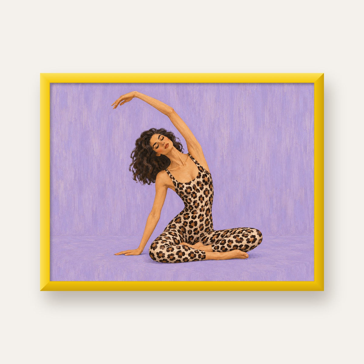 Lila Leopar Desenli Yoga Yapan Kadın Poster — sarı çerçeveli