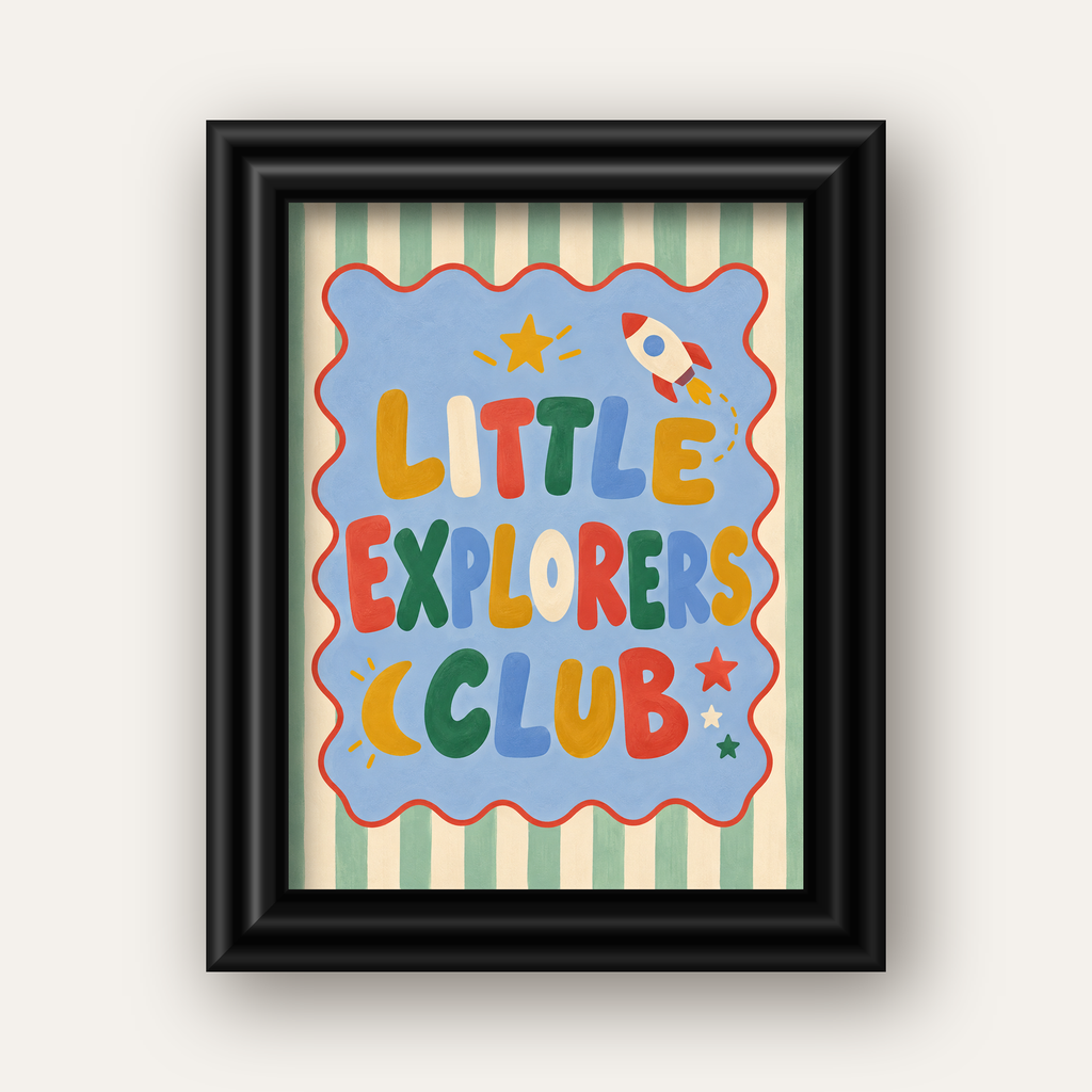 Little Explorers Club — siyah galeri çerçeveli
