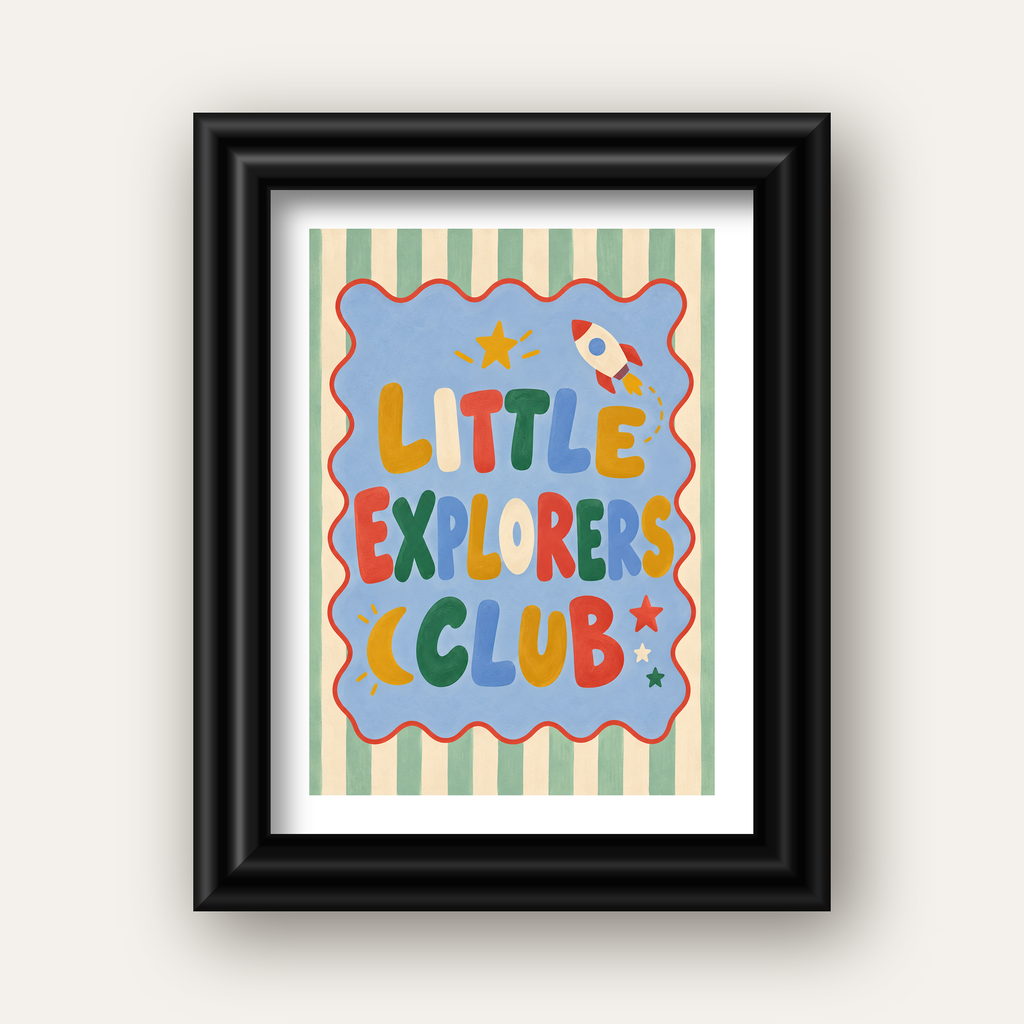 Little Explorers Club — siyah galeri çerçeveli paspartulu