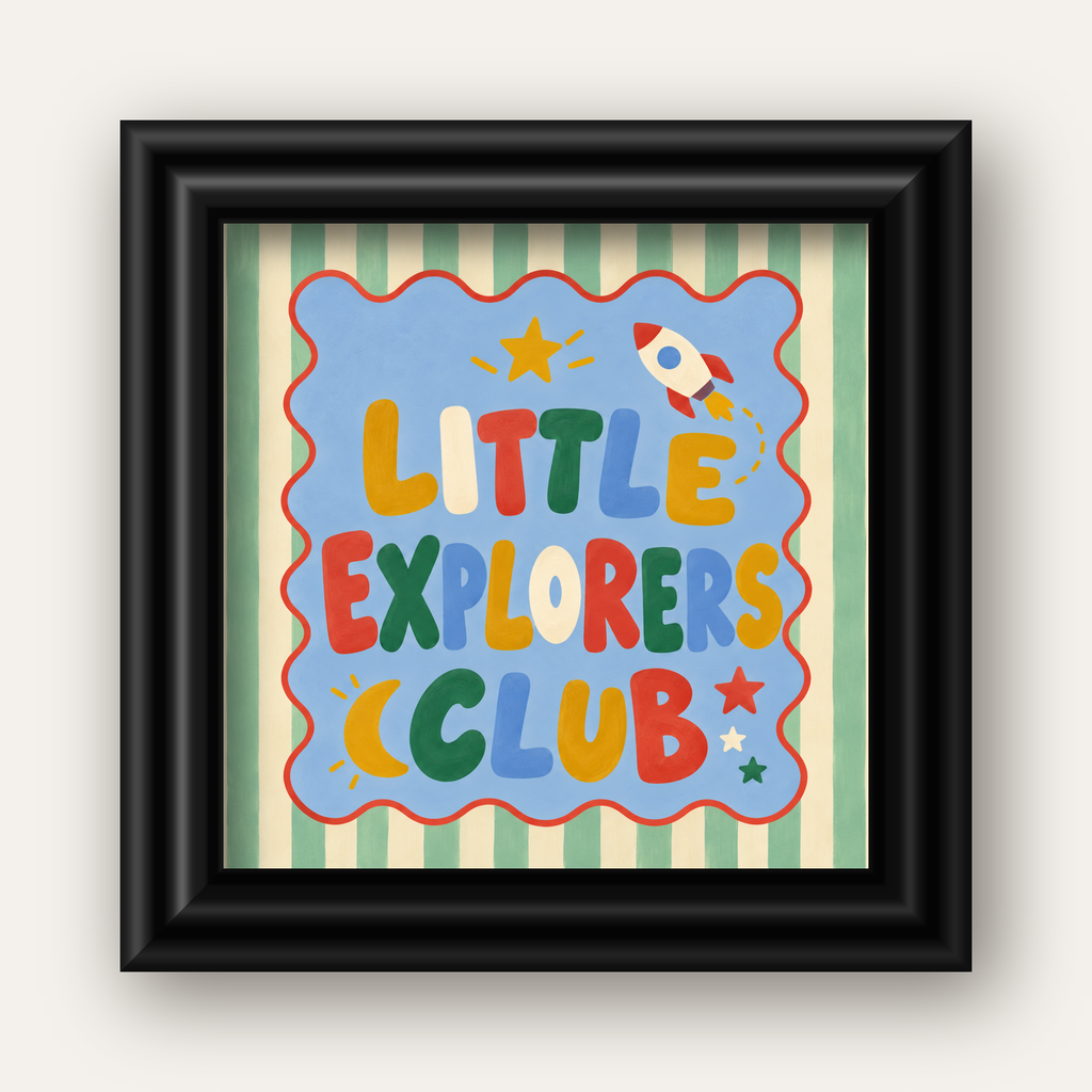 Little Explorers Club — siyah galeri çerçeveli