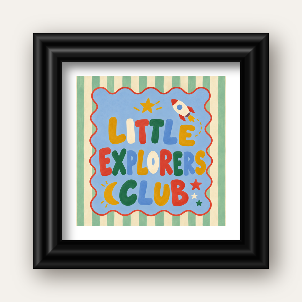 Little Explorers Club — siyah galeri çerçeveli paspartulu