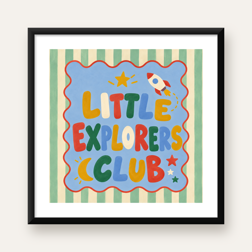 Little Explorers Club Çocuk Odası Poster Sanat Baskısı — Kare baskı, beyaz kenar boşluklu