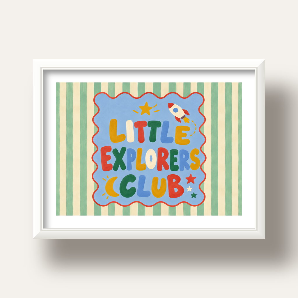 Little Explorers Club — beyaz derin çerçeveli paspartulu
