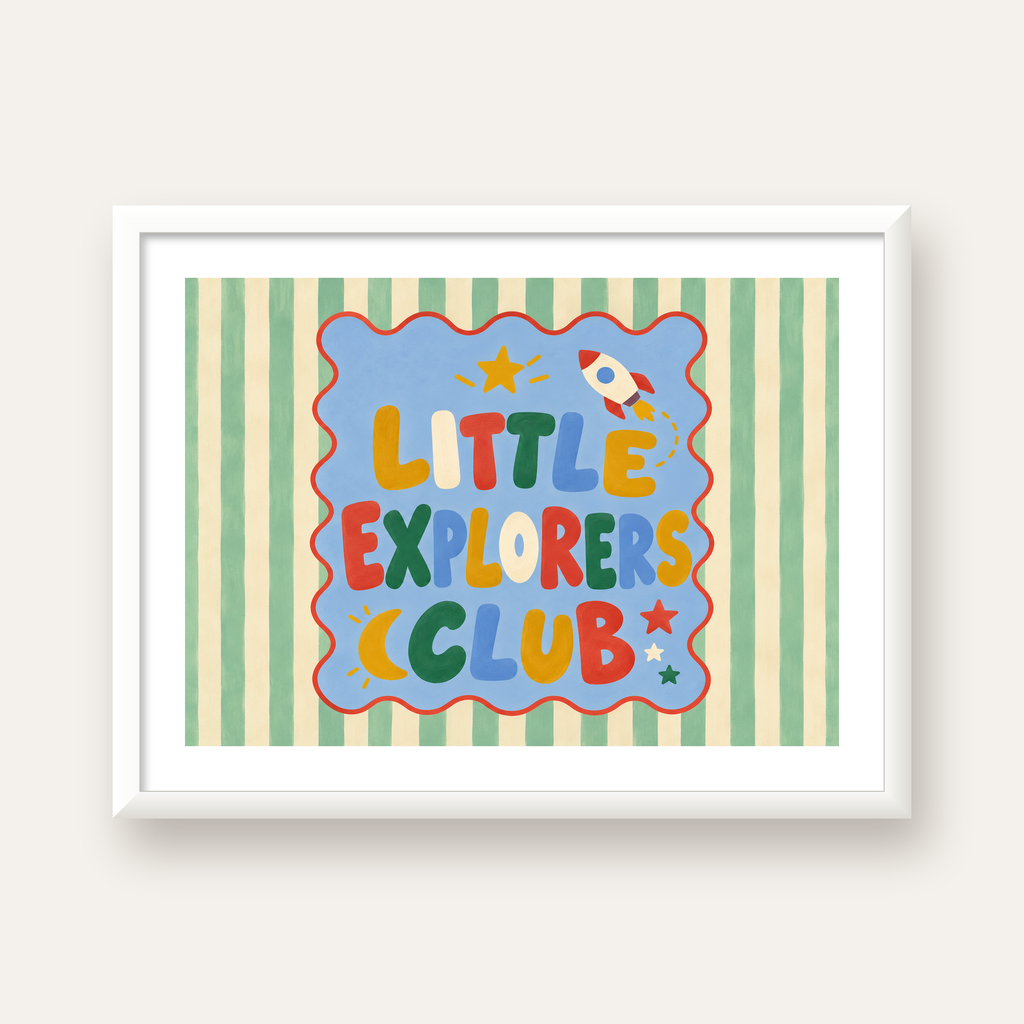 Little Explorers Club — beyaz çerçeveli yatay poster