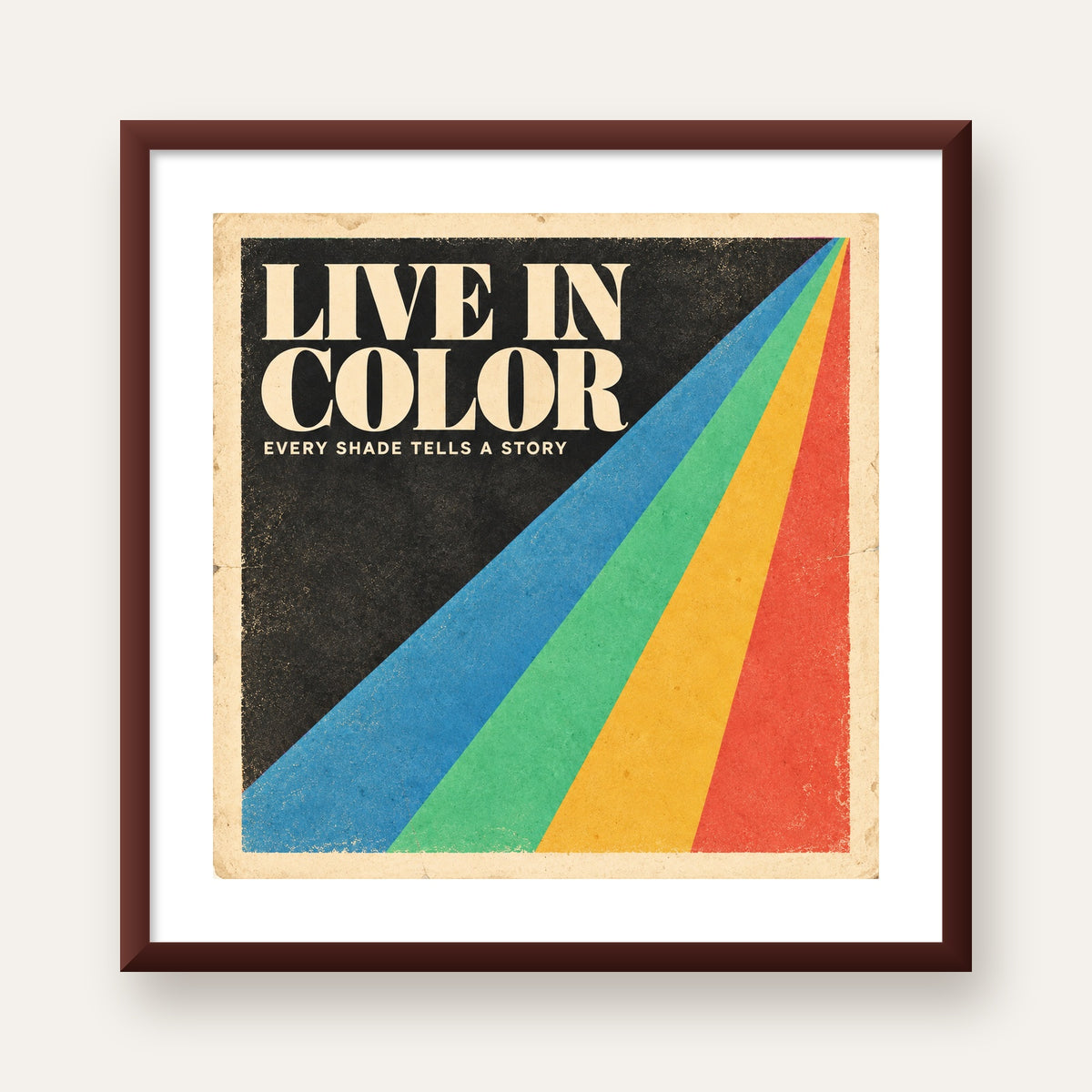 Retro Renkli Geometrik 'Live In Color' Poster Baskısı — ceviz çerçeveli paspartulu