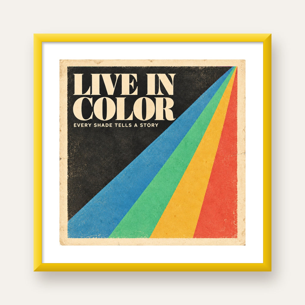 Retro Renkli Geometrik 'Live In Color' Poster Baskısı — sarı çerçeveli paspartulu