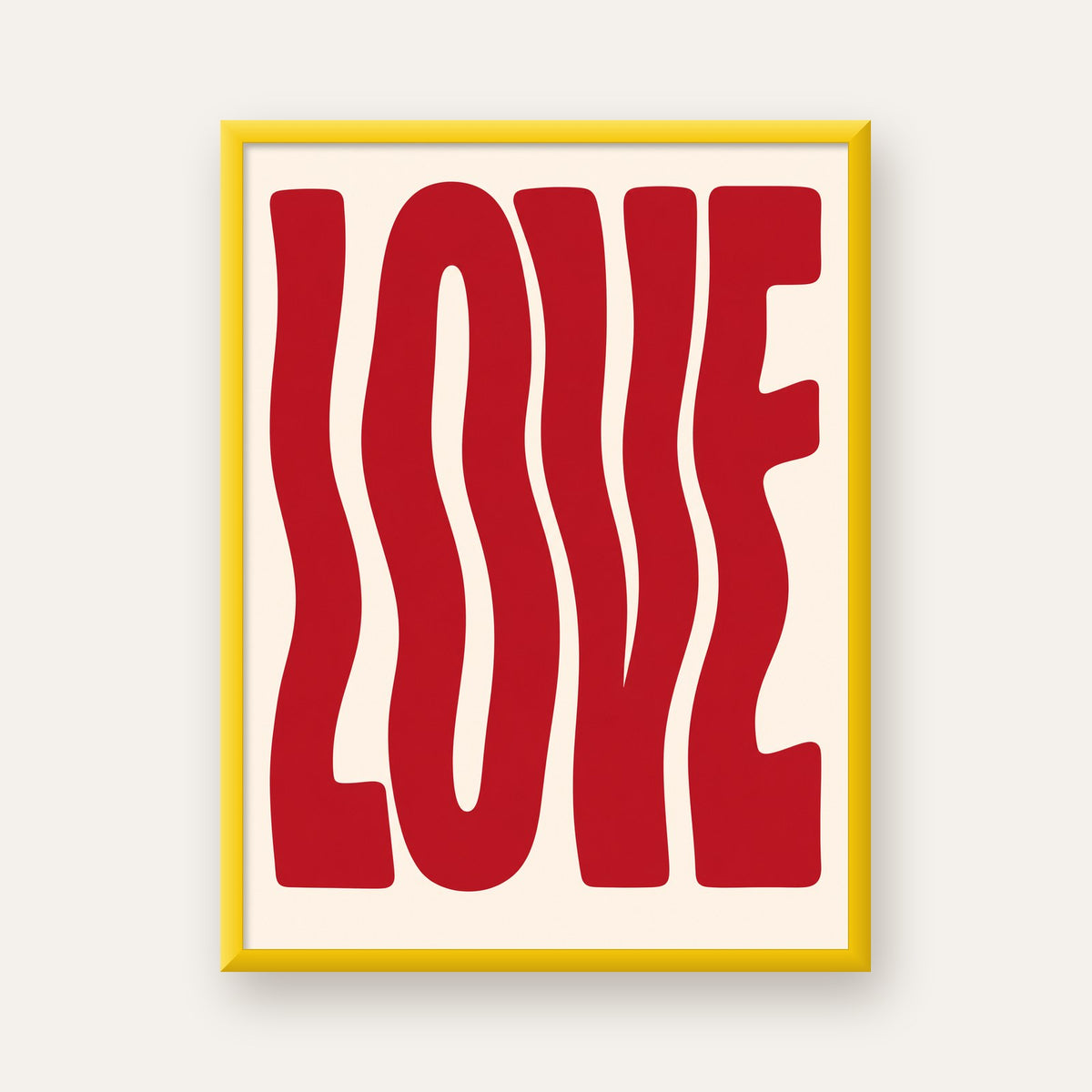 Dalgalı Kırmızı LOVE Yazılı Retro Minimal Poster — sarı çerçeveli
