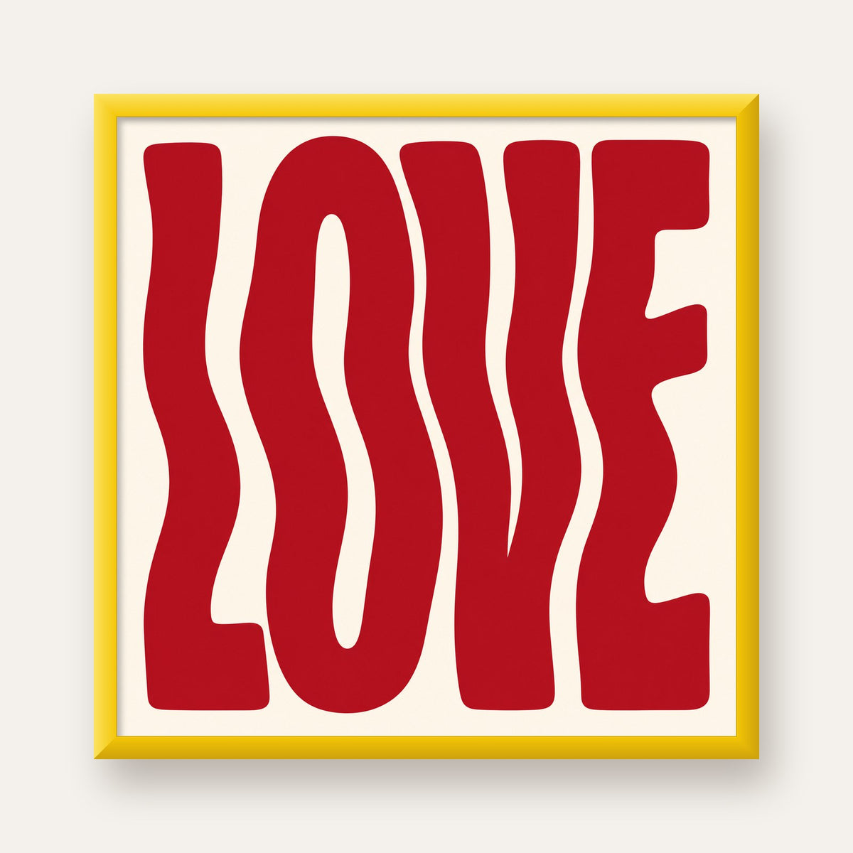 Dalgalı Kırmızı LOVE Yazılı Retro Minimal Poster — sarı çerçeveli