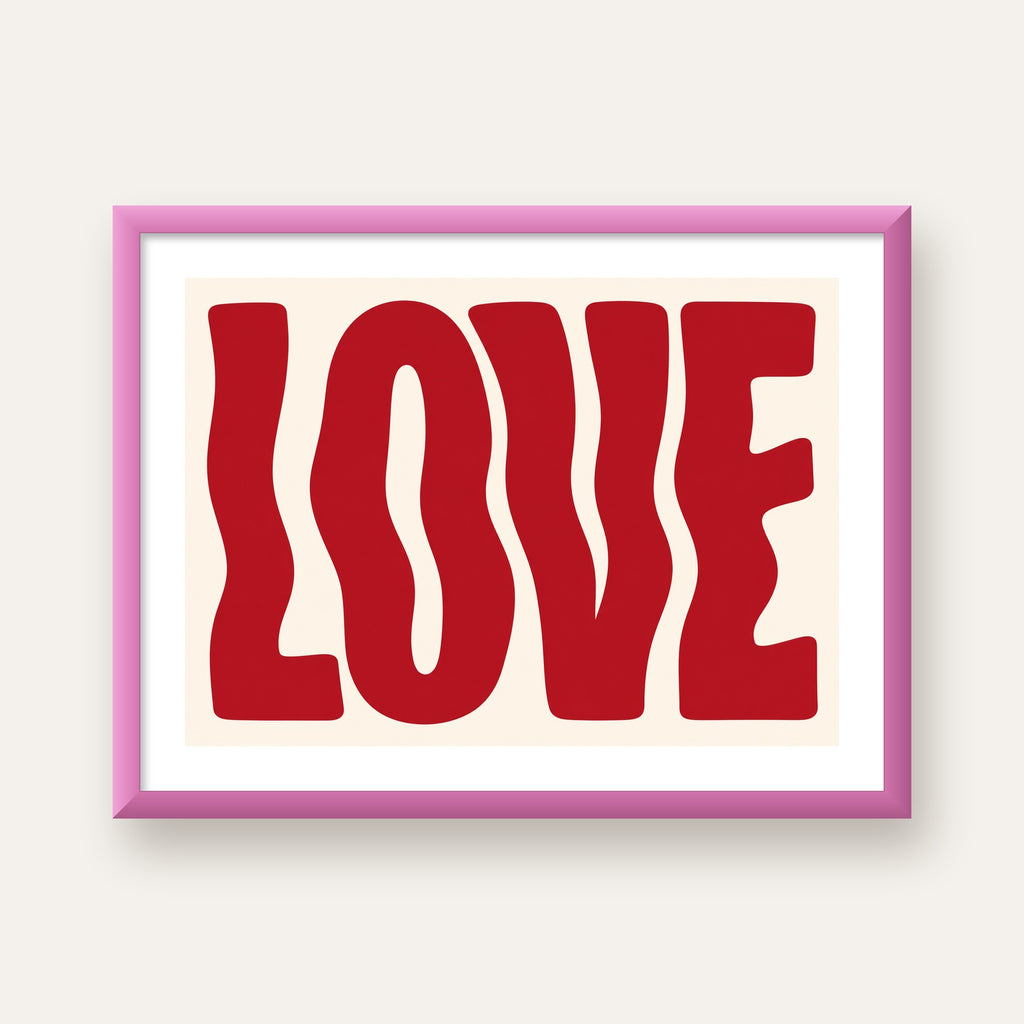 Dalgalı Kırmızı LOVE Yazılı Retro Minimal Poster — pembe çerçeveli paspartulu
