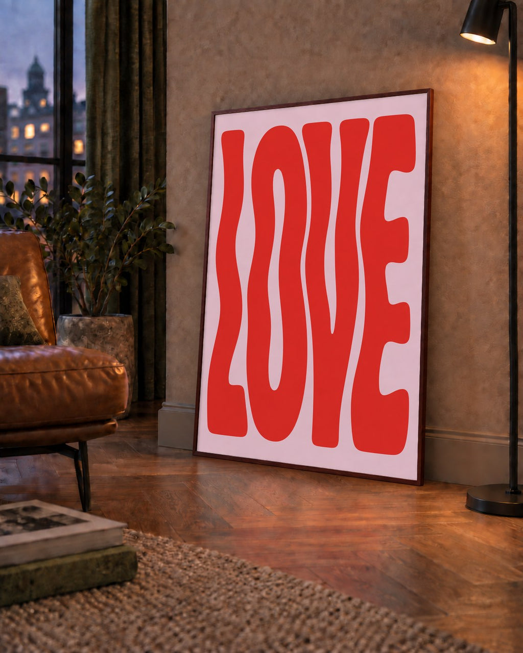 LOVE Yazılı Modern Tipografik Kırmızı Poster Baskı — çerçeveli hâliyle bir ev duvarında