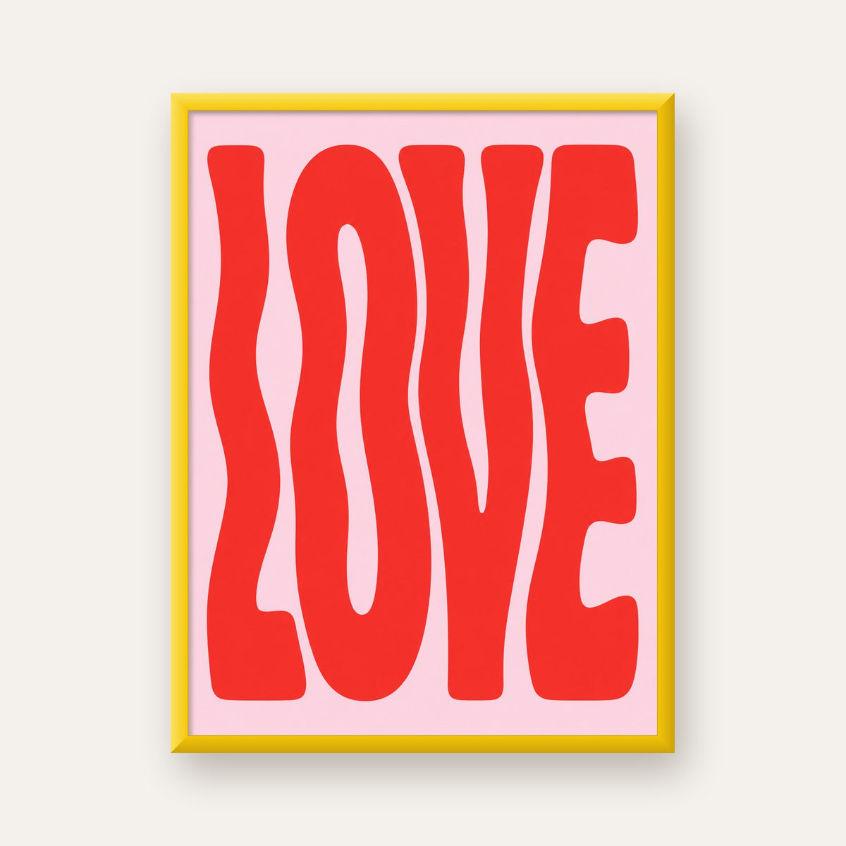 LOVE Yazılı Modern Tipografik Kırmızı Poster Baskı — sarı çerçeveli