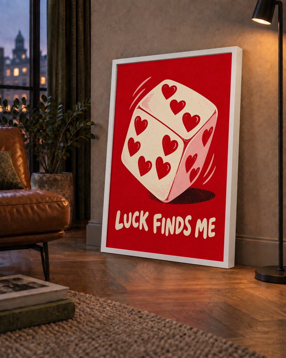 Luck Finds Me — Kalpli Zar — çerçeveli hâliyle bir ev duvarında