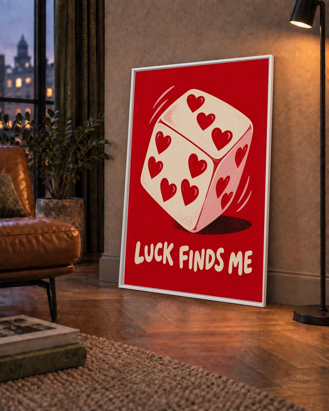 Luck Finds Me — Kalpli Zar — çerçeveli hâliyle bir ev duvarında