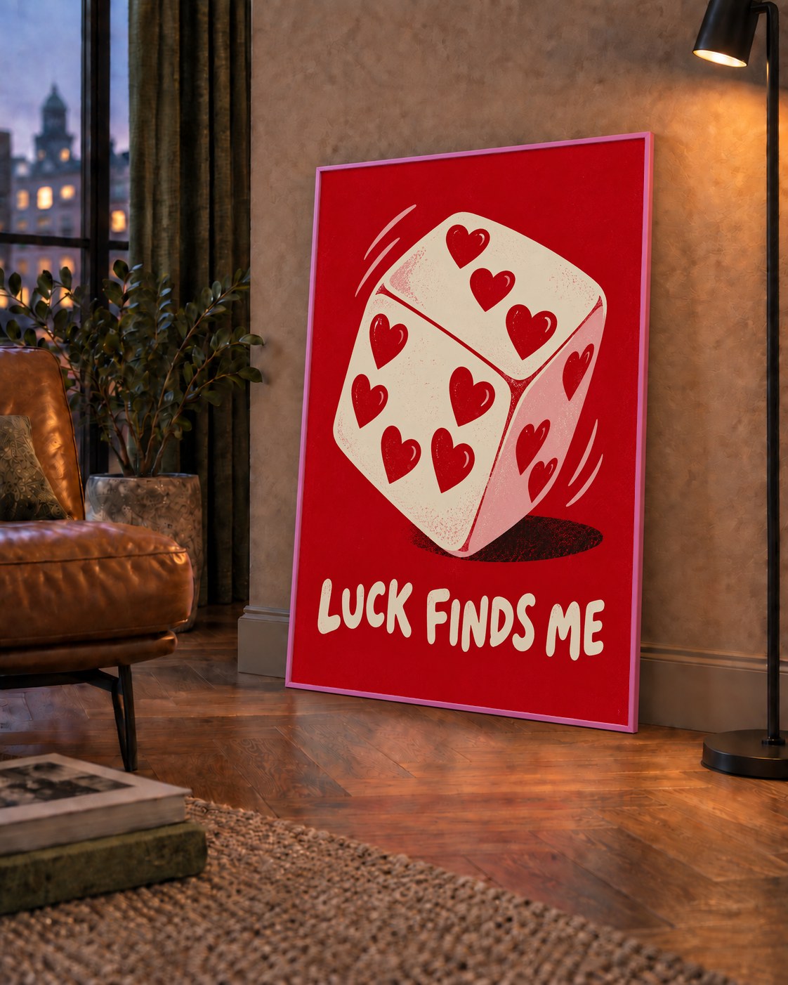 Luck Finds Me — Kalpli Zar — çerçeveli hâliyle bir ev duvarında