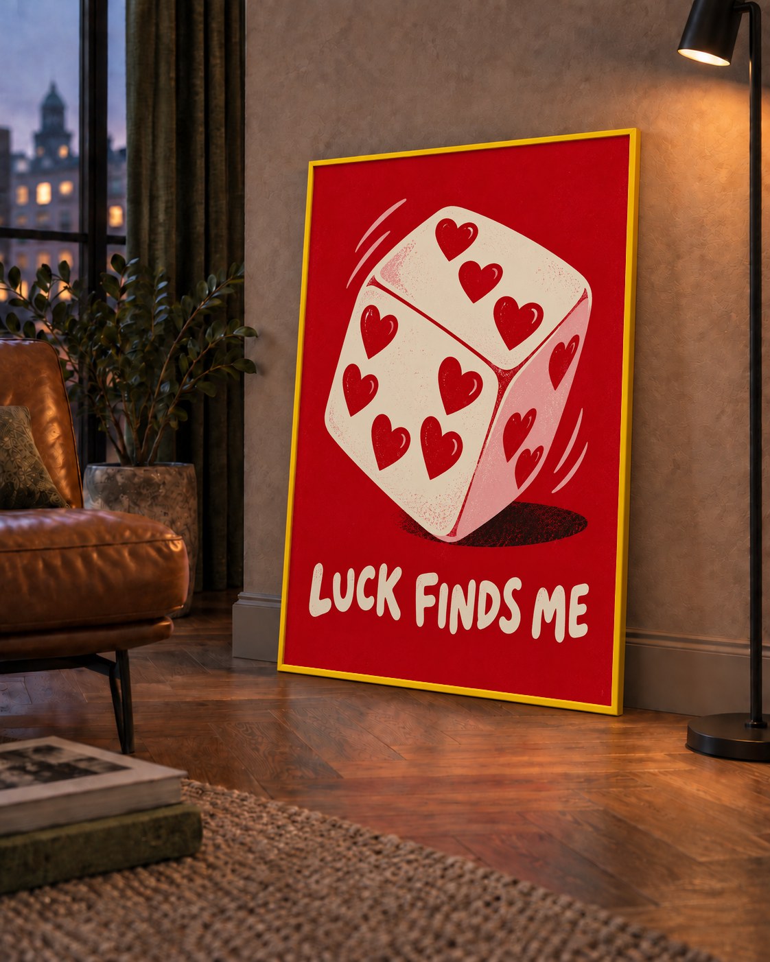 Luck Finds Me — Kalpli Zar — çerçeveli hâliyle bir ev duvarında
