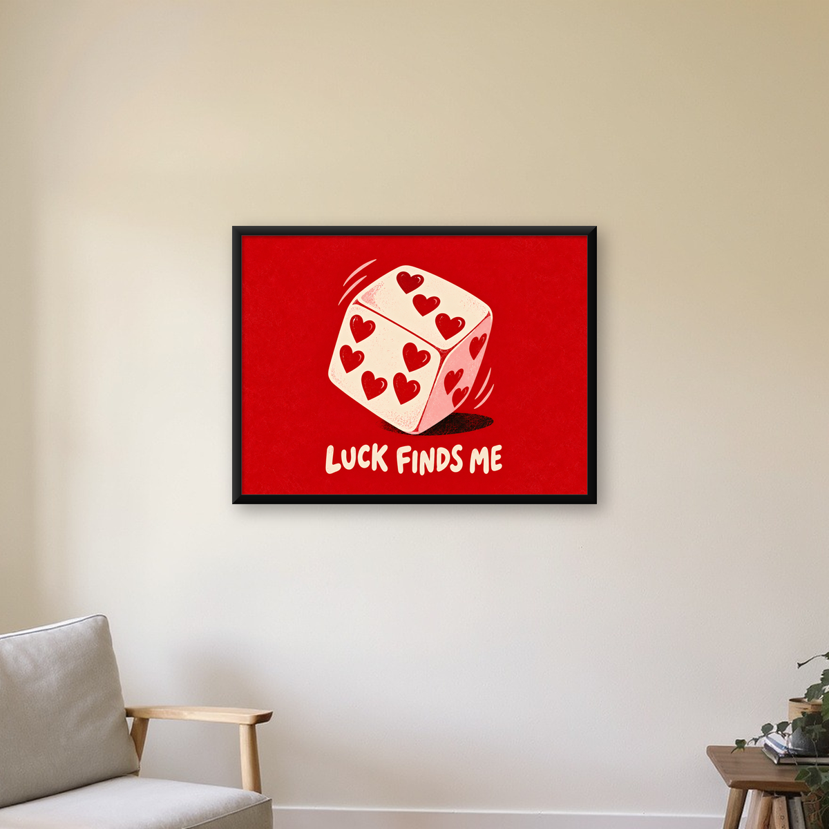 Kalpli Zar ve Şans Temalı Modern Poster Dekoru — Yatay baskı, çerçeveli hâliyle bir ev duvarında