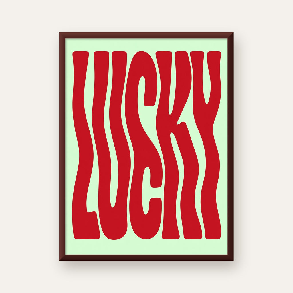 Modern Dalgalı Tipografi 'LUCKY' Kırmızı Poster — ceviz çerçeveli