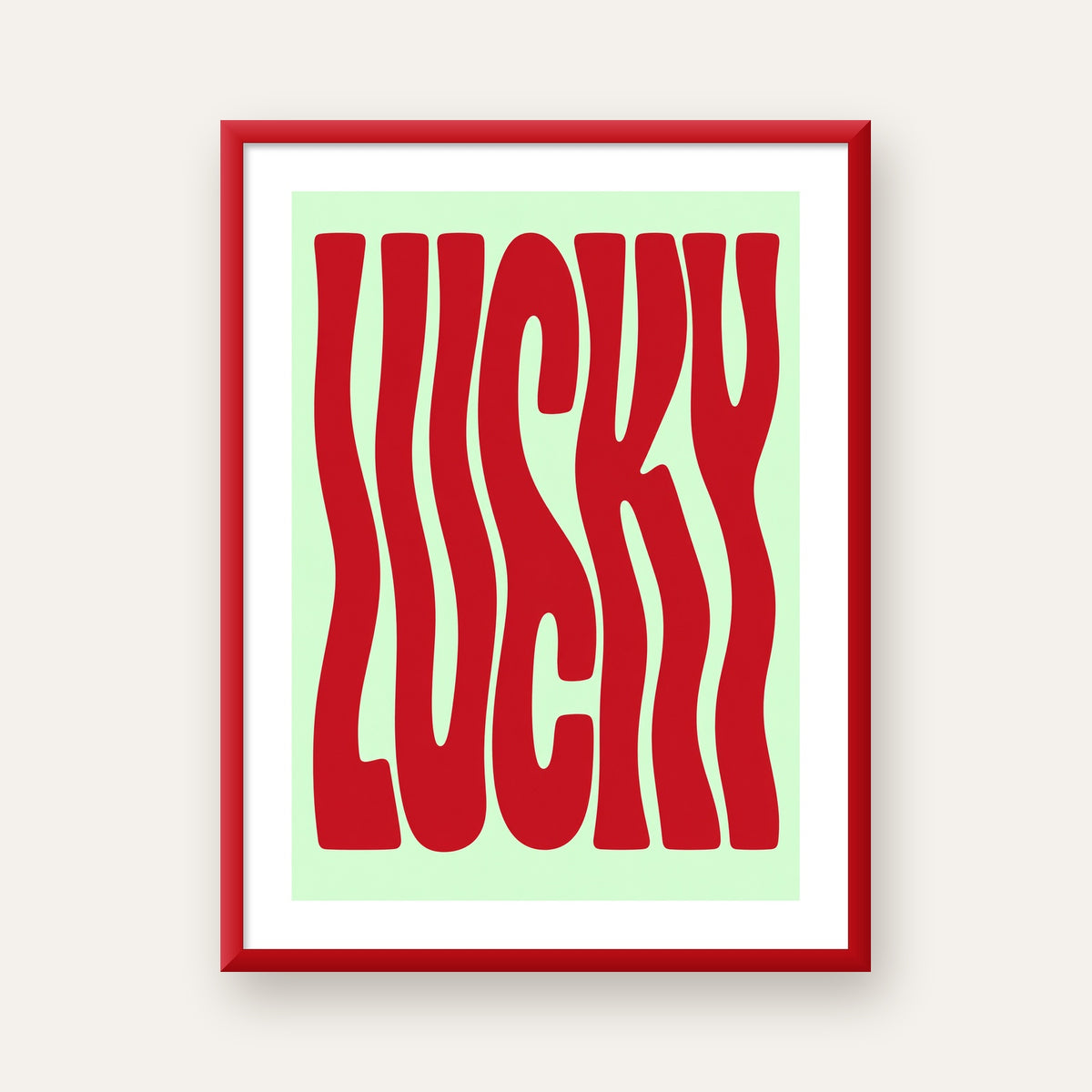 Modern Dalgalı Tipografi 'LUCKY' Kırmızı Poster — kırmızı çerçeveli paspartulu