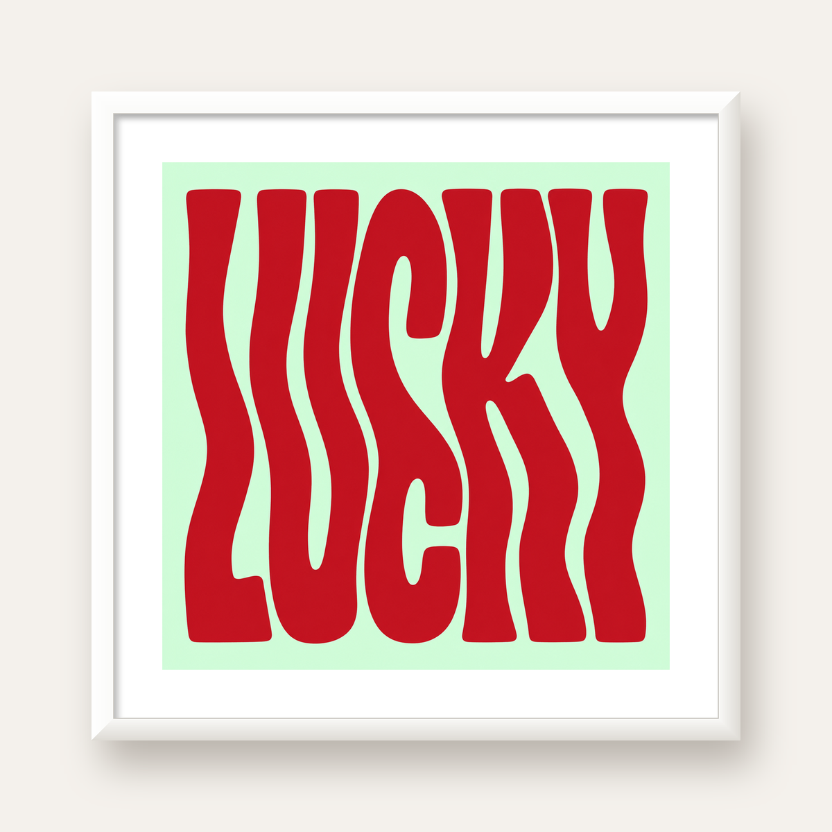 Modern Dalgalı Tipografi 'LUCKY' Kırmızı Poster — beyaz çerçeveli kare poster