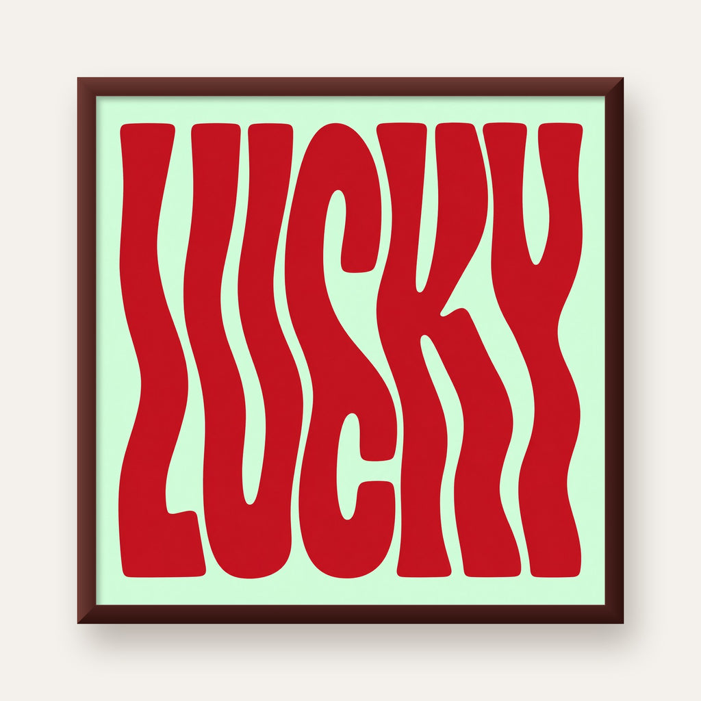 Modern Dalgalı Tipografi 'LUCKY' Kırmızı Poster — ceviz çerçeveli