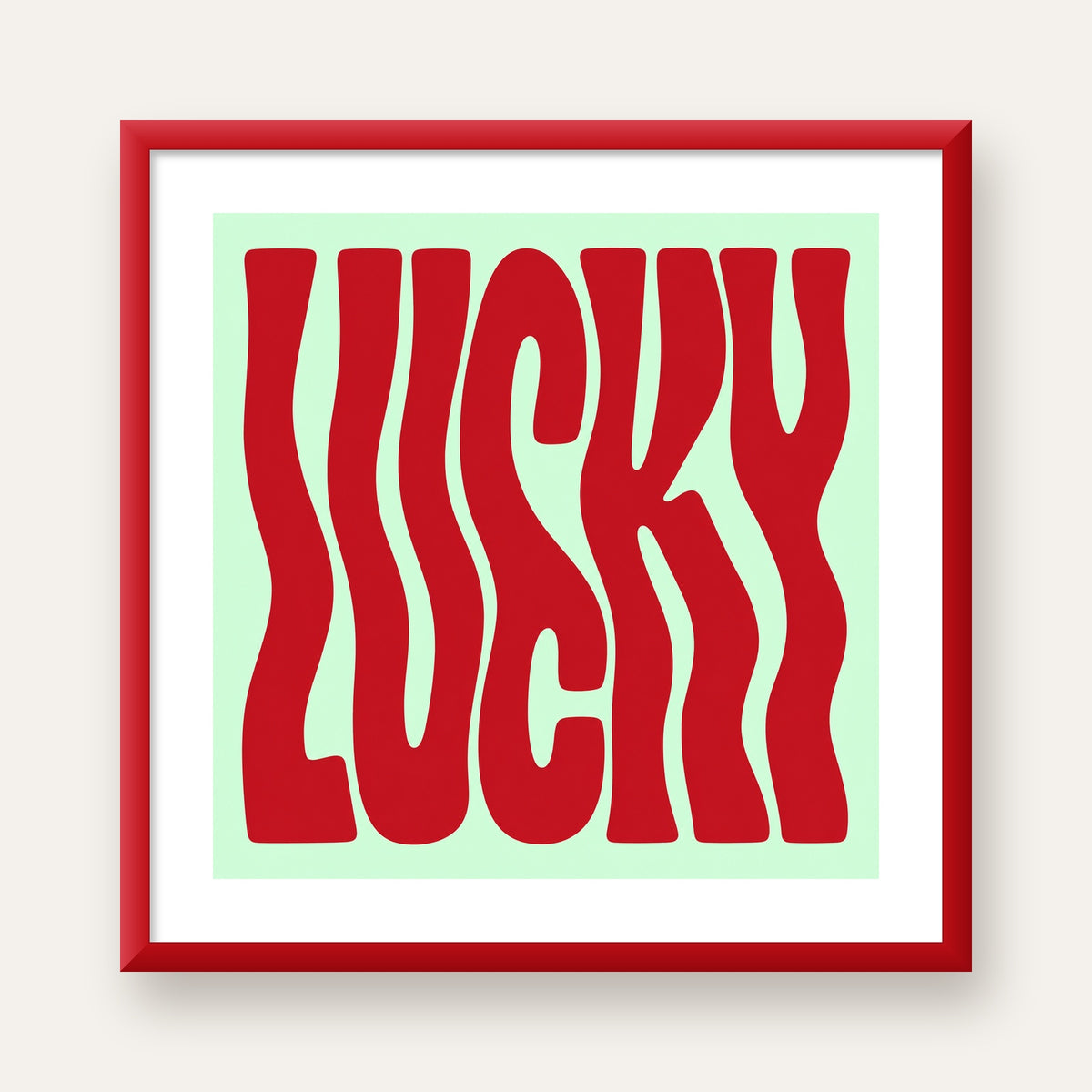 Modern Dalgalı Tipografi 'LUCKY' Kırmızı Poster — kırmızı çerçeveli paspartulu