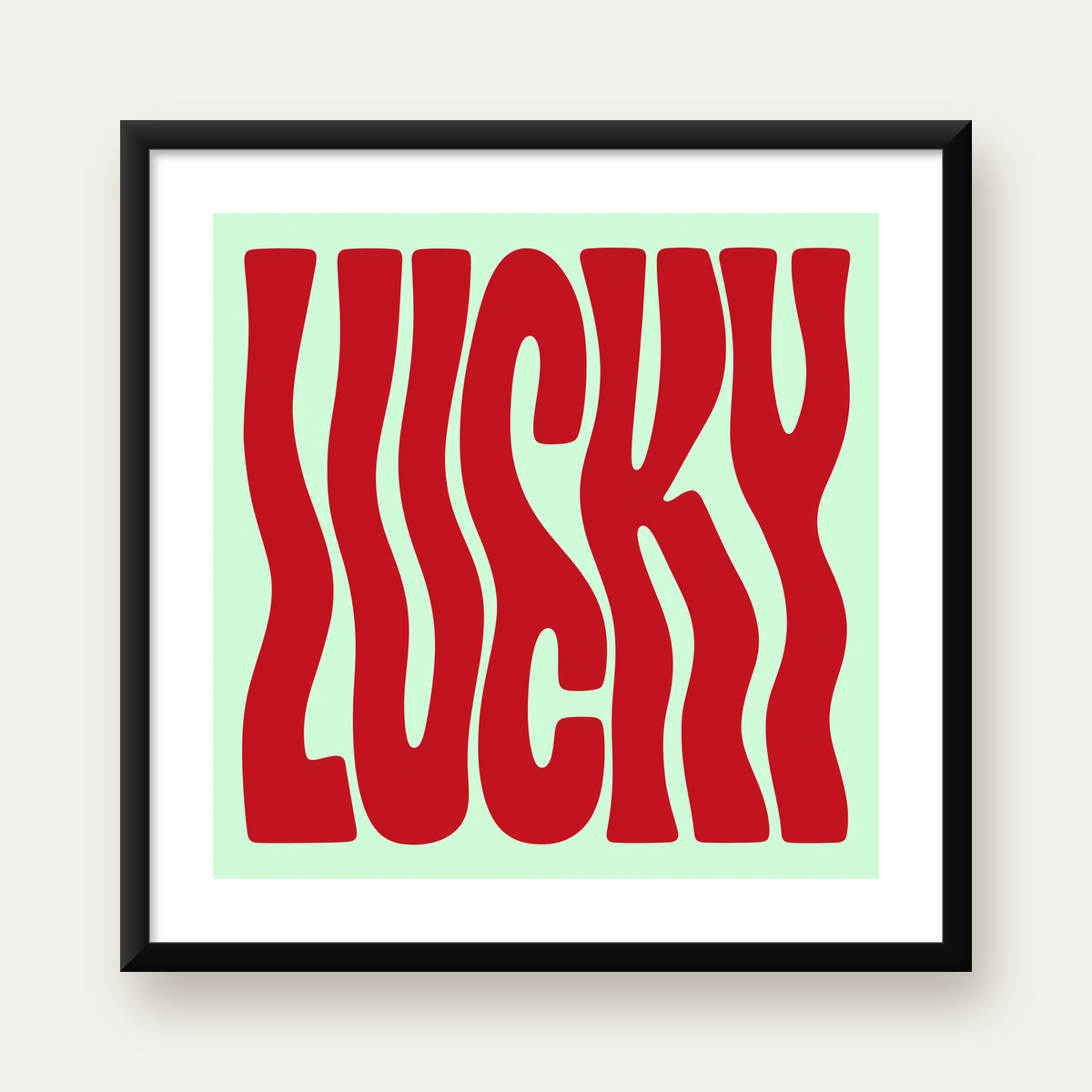Modern Dalgalı Tipografi 'LUCKY' Kırmızı Poster — Kare baskı, beyaz paspartulu