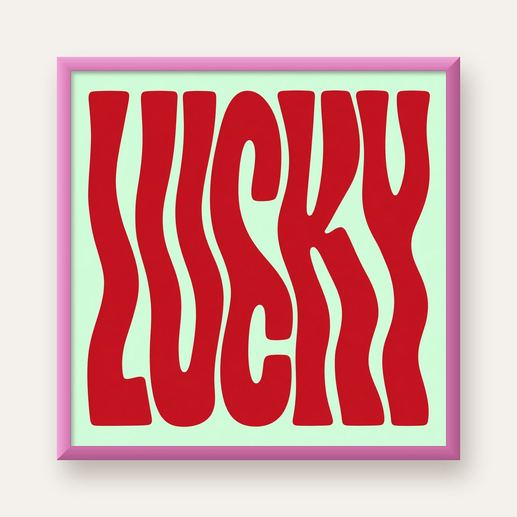 Modern Dalgalı Tipografi 'LUCKY' Kırmızı Poster — pembe çerçeveli