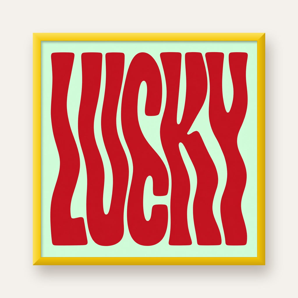 Modern Dalgalı Tipografi 'LUCKY' Kırmızı Poster — sarı çerçeveli