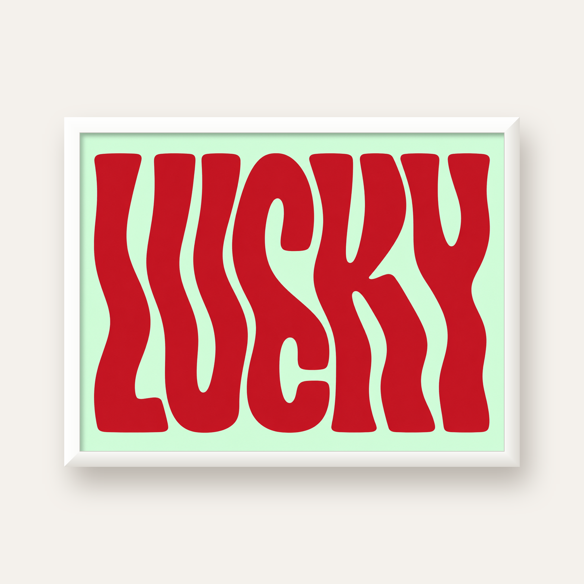 Modern Dalgalı Tipografi 'LUCKY' Kırmızı Poster — beyaz çerçeveli yatay poster