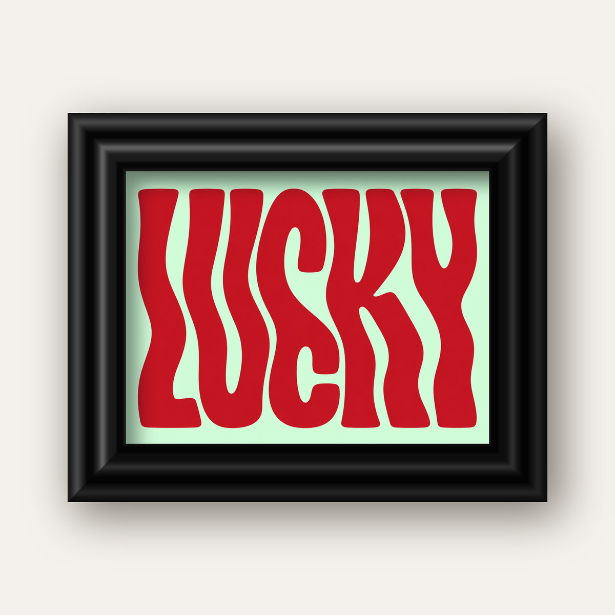 Modern Dalgalı Tipografi 'LUCKY' Kırmızı Poster — siyah galeri çerçeveli