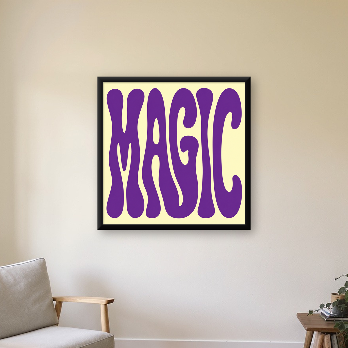 Mor Psychedelic MAGIC Yazılı Retro Poster Duvar Dekoru — Kare baskı, çerçeveli hâliyle bir ev duvarında