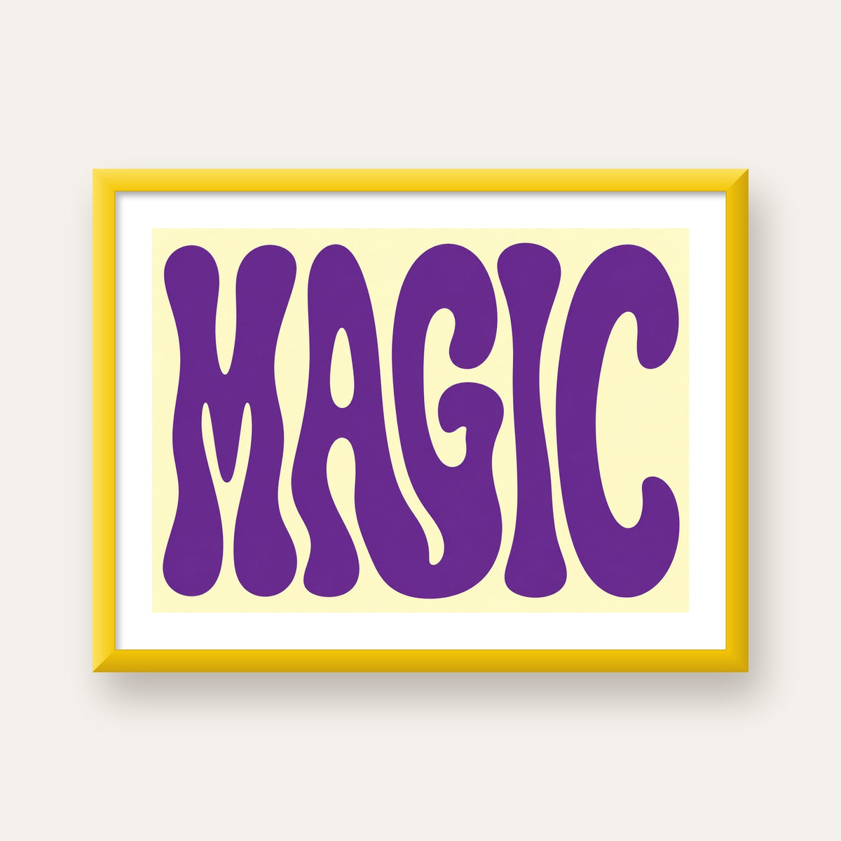 Mor Psychedelic MAGIC Yazılı Retro Poster Duvar Dekoru — sarı çerçeveli paspartulu