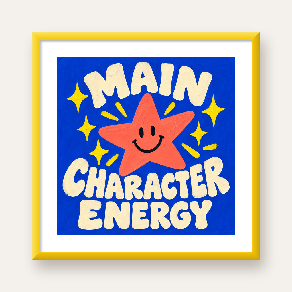Gülen Yıldız ve 'MAIN CHARACTER ENERGY' Canlı Poster — sarı çerçeveli paspartulu