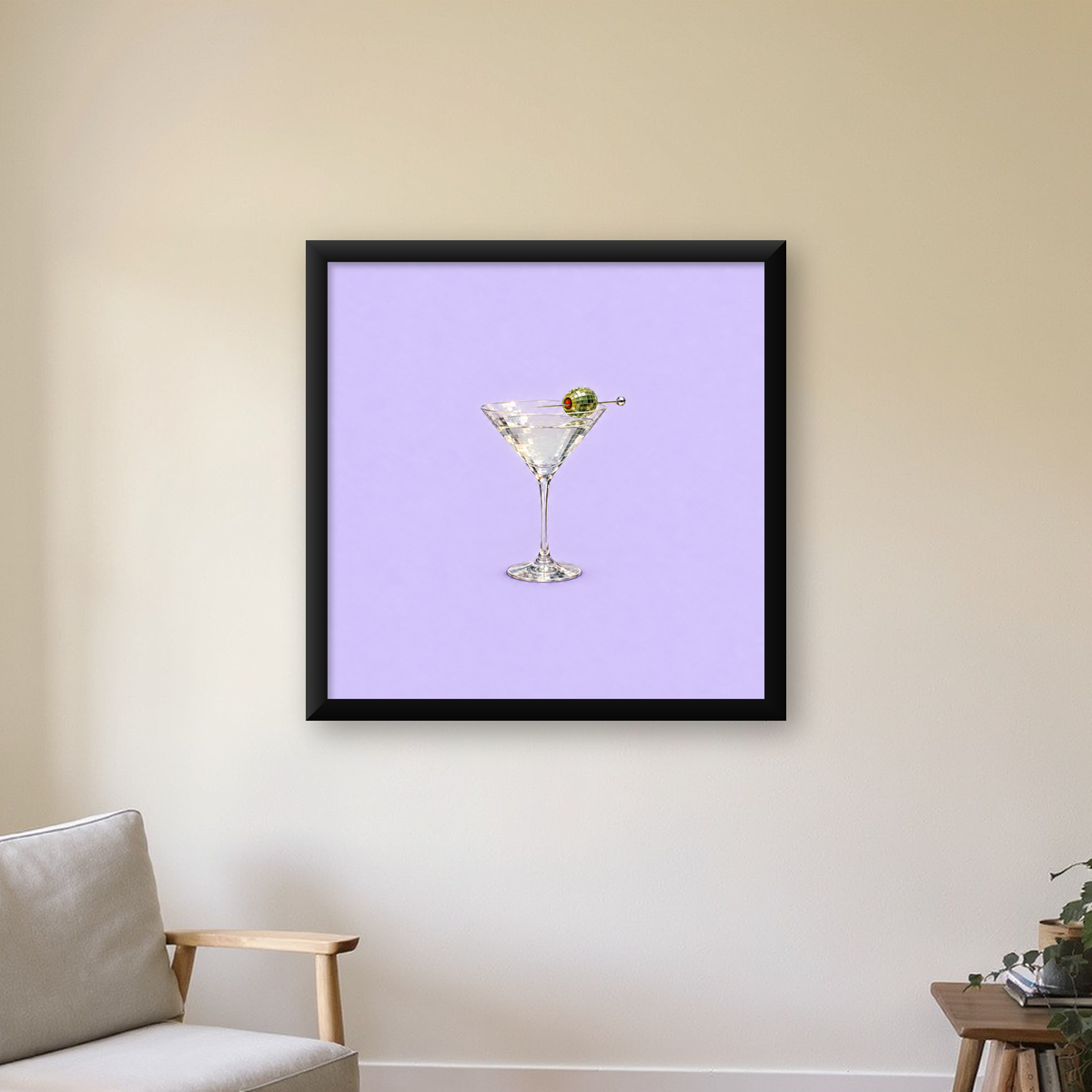 Işıltılı Martini: Modern Disco Stili Poster Baskı — Kare baskı, çerçeveli hâliyle bir ev duvarında