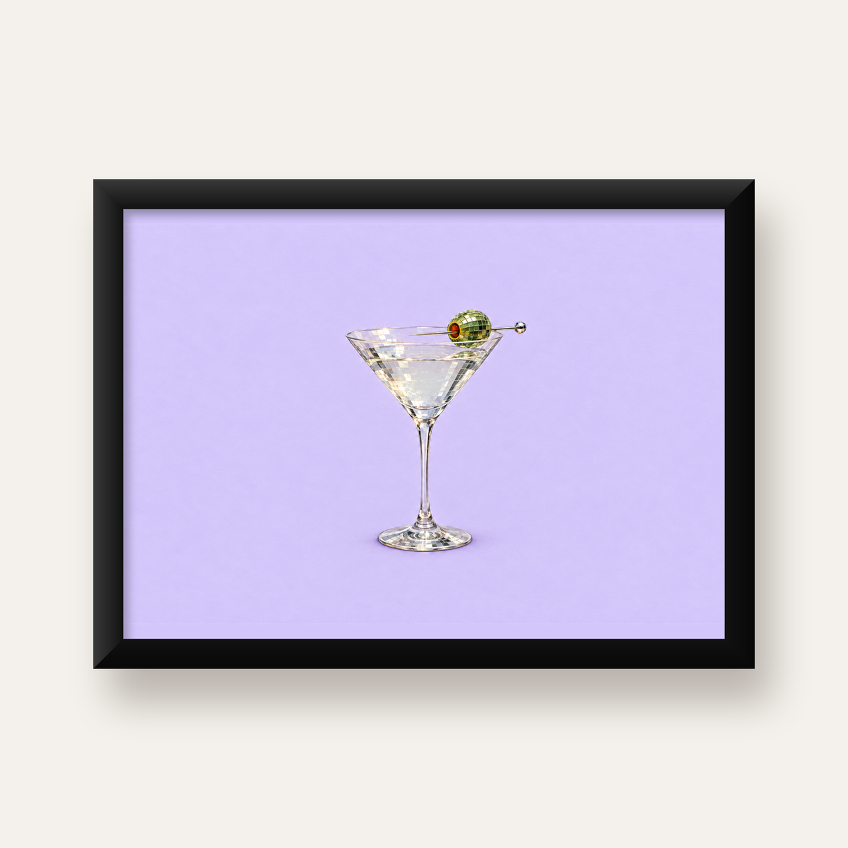 Işıltılı Martini: Modern Disco Stili Poster Baskı — Yatay baskı, düz siyah çerçeveli duvar posteri