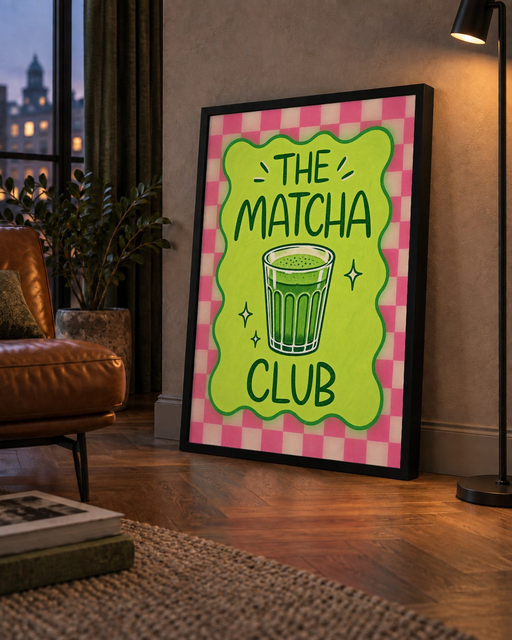 The Matcha Club – Renkli Matcha İçeceği Poster Tasarımı — çerçeveli hâliyle bir ev duvarında