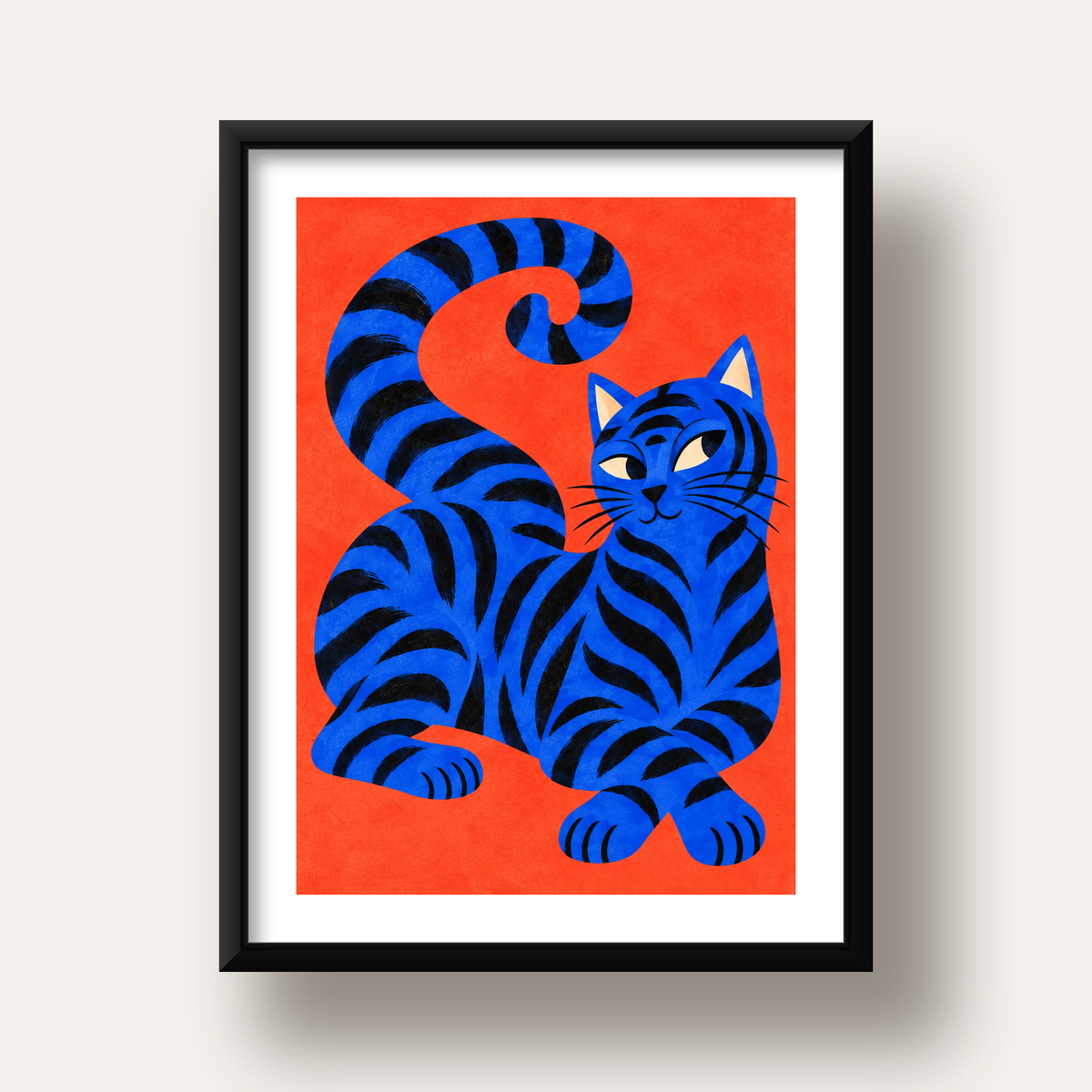 Mavi Siyah Çizgili Kedi Poster – Canlı ve Modern Duvar Sanatı — siyah derin çerçeveli paspartulu