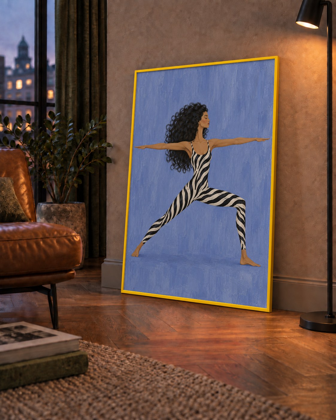 Mavi Zebra Desenli Savaşçı Pozu Yoga Poster — çerçeveli hâliyle bir ev duvarında