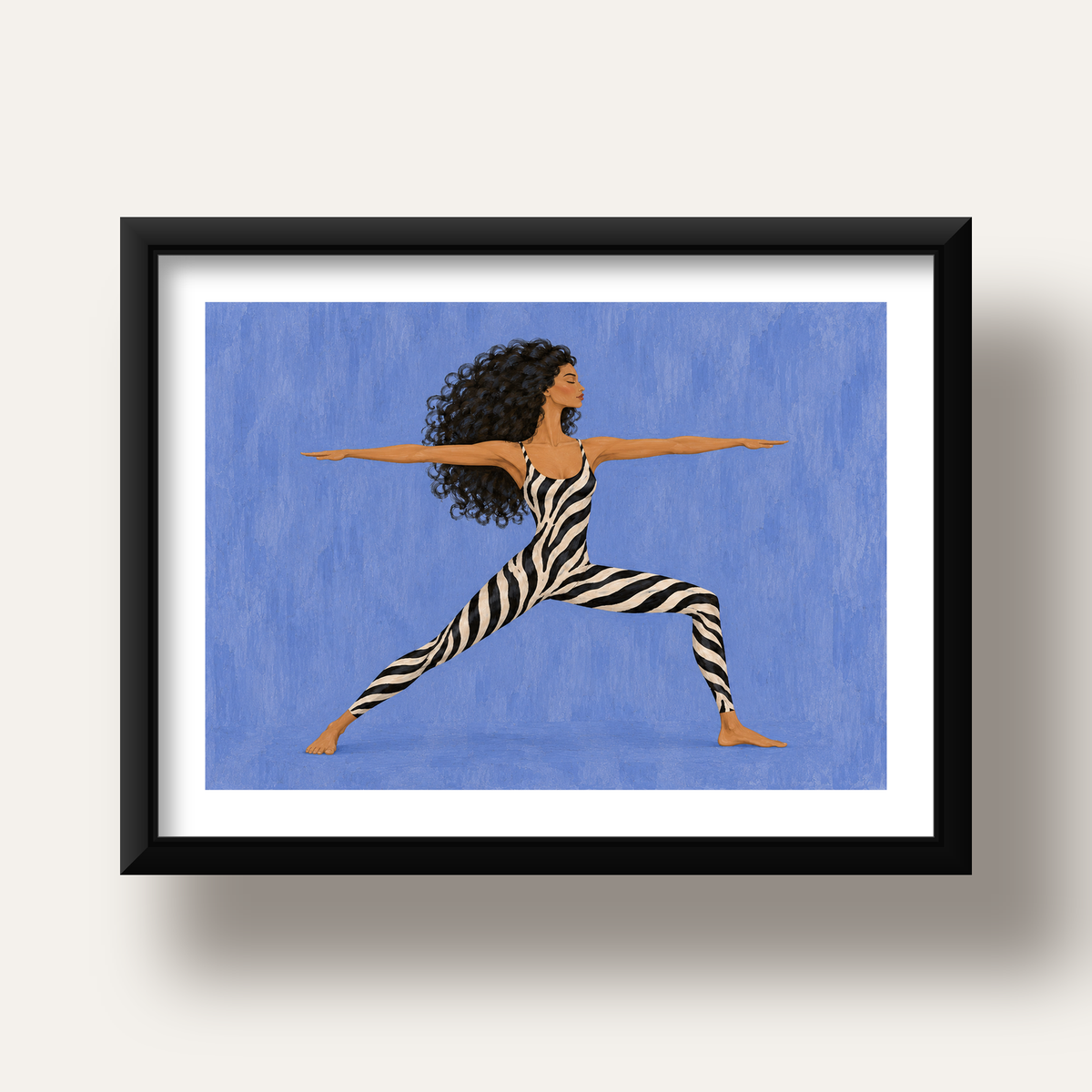 Mavi Zebra Desenli Savaşçı Pozu Yoga Poster — siyah derin çerçeveli paspartulu