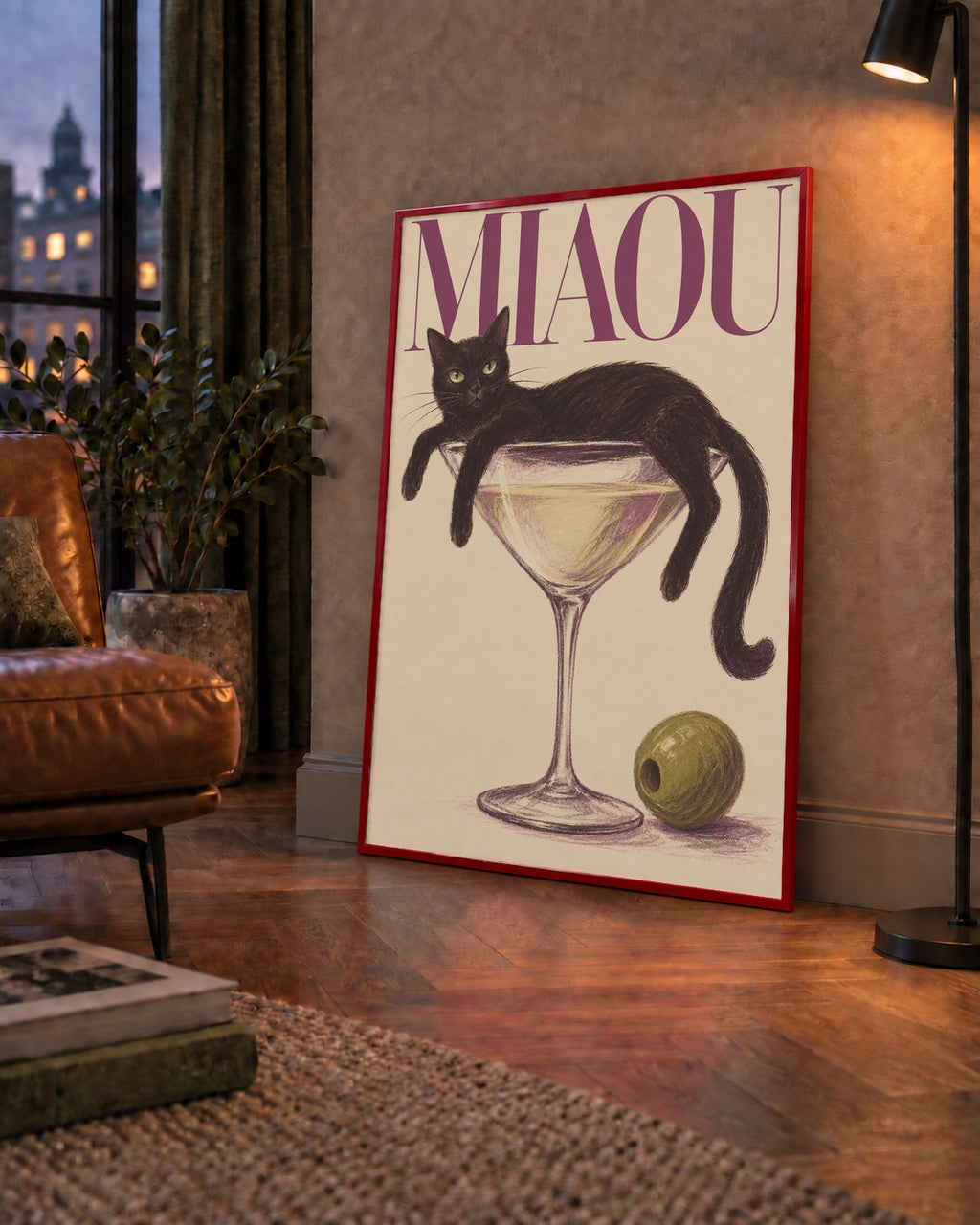 Martini Bardaklı Siyah Kedi Poster – Modern Dekor, Miaou Yazılı — çerçeveli hâliyle bir ev duvarında