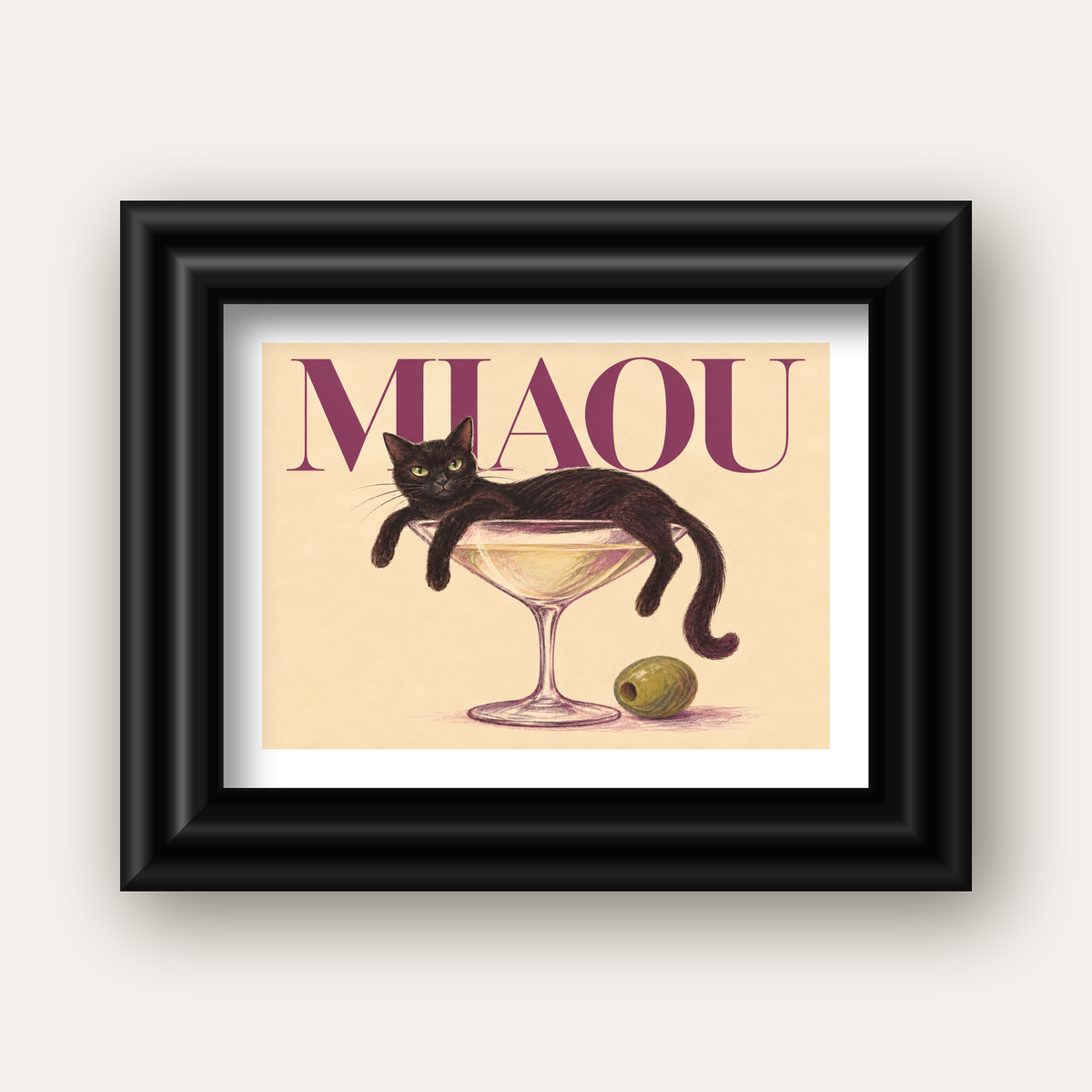 Martini Bardaklı Siyah Kedi Poster – Modern Dekor, Miaou Yazılı — siyah galeri çerçeveli paspartulu