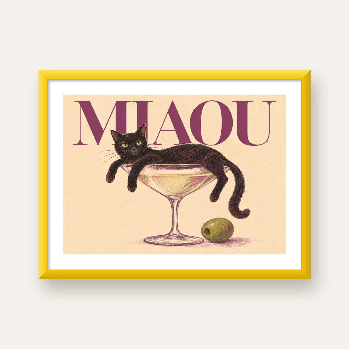 Martini Bardaklı Siyah Kedi Poster – Modern Dekor, Miaou Yazılı — sarı çerçeveli paspartulu