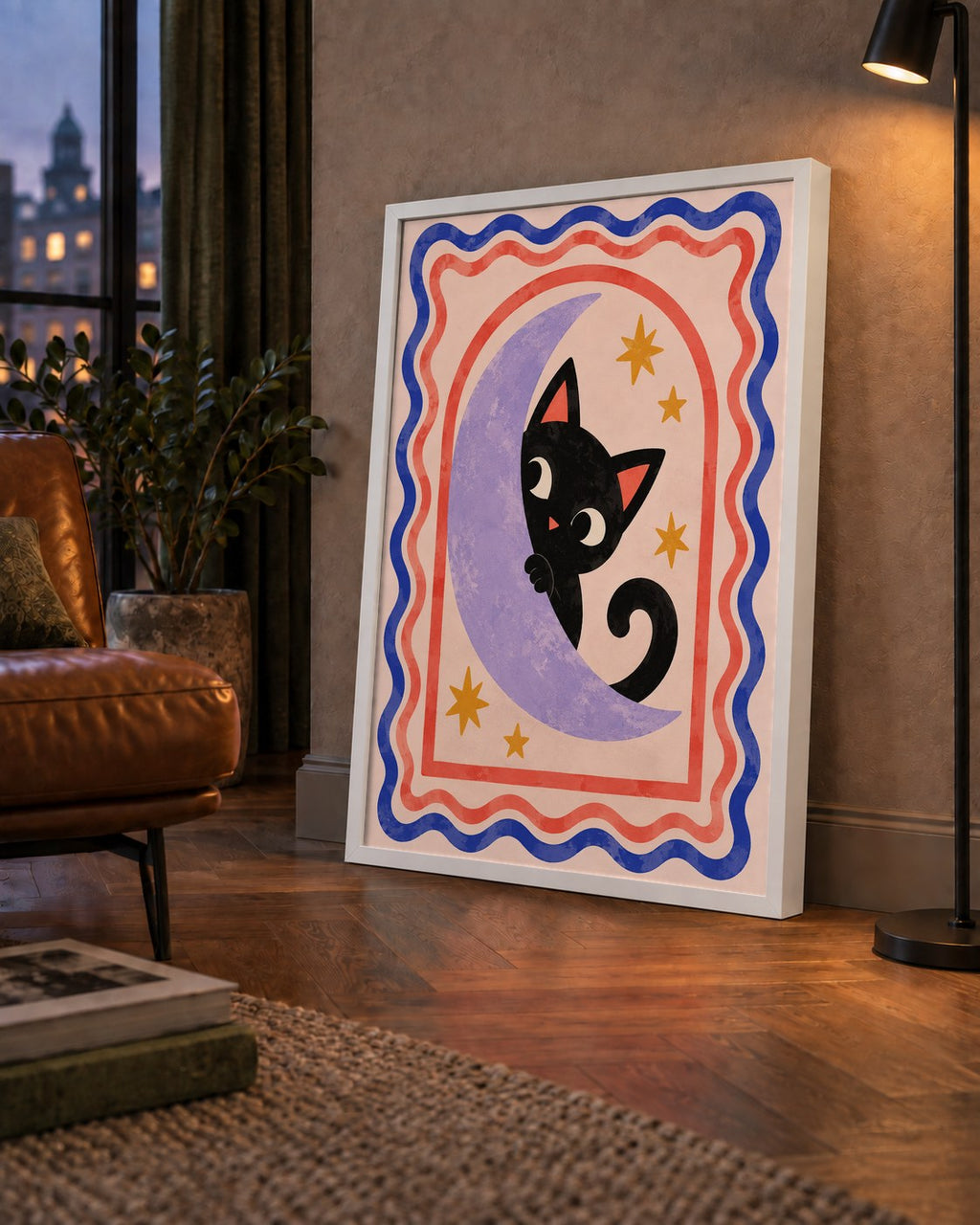 Ayda Siyah Kedi ve Yıldızlar Modern Çizgili Poster — çerçeveli hâliyle bir ev duvarında