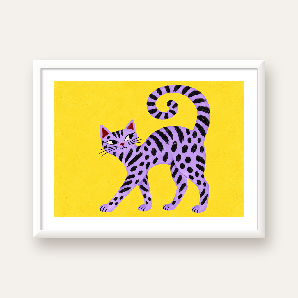 Mor Çizgili Kedi İllüstrasyonu Poster – Sevimli Sanat Baskısı — beyaz çerçeveli yatay poster