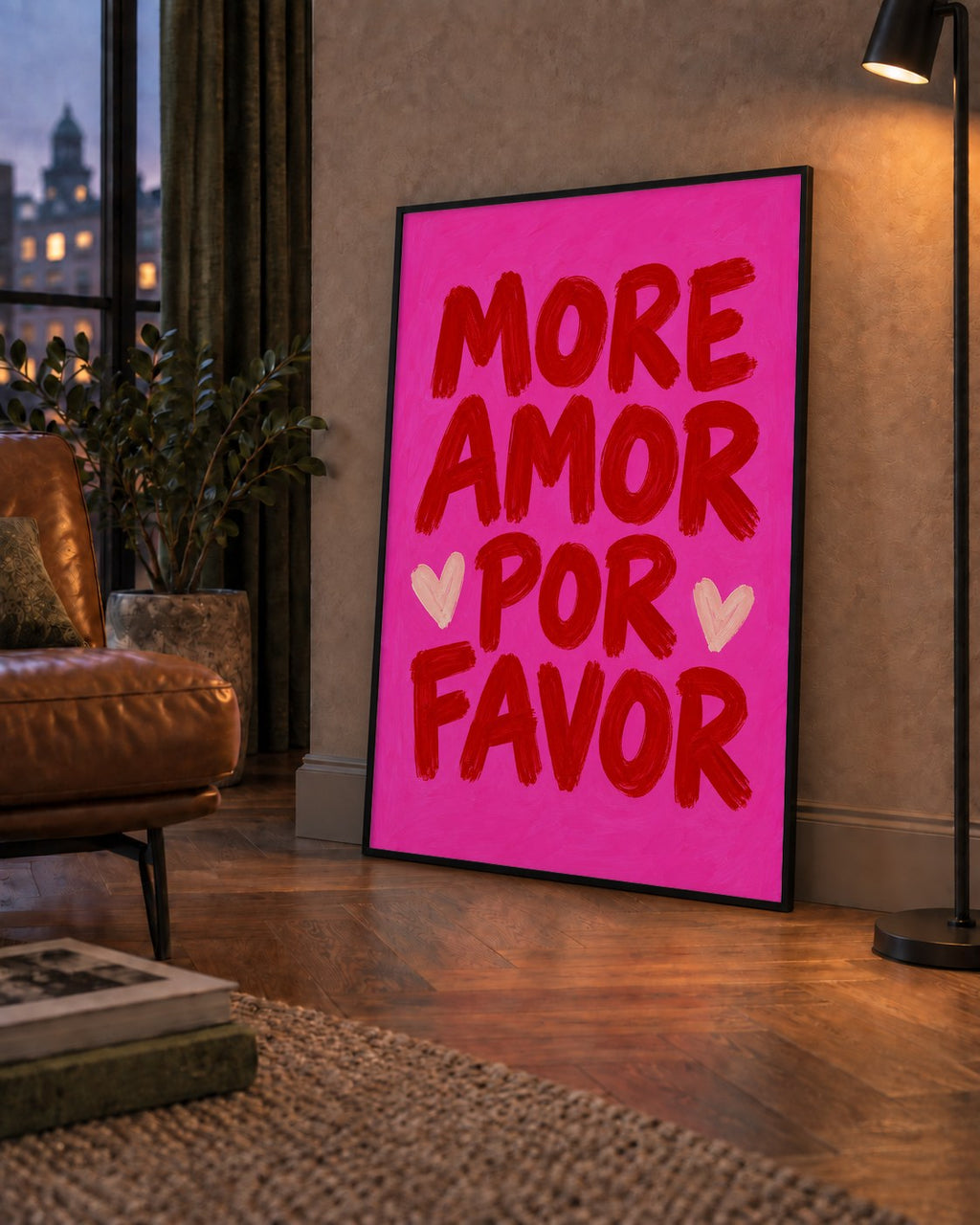 MORE AMOR POR FAVOR Renkli Kalp Desenli Poster — çerçeveli hâliyle bir ev duvarında
