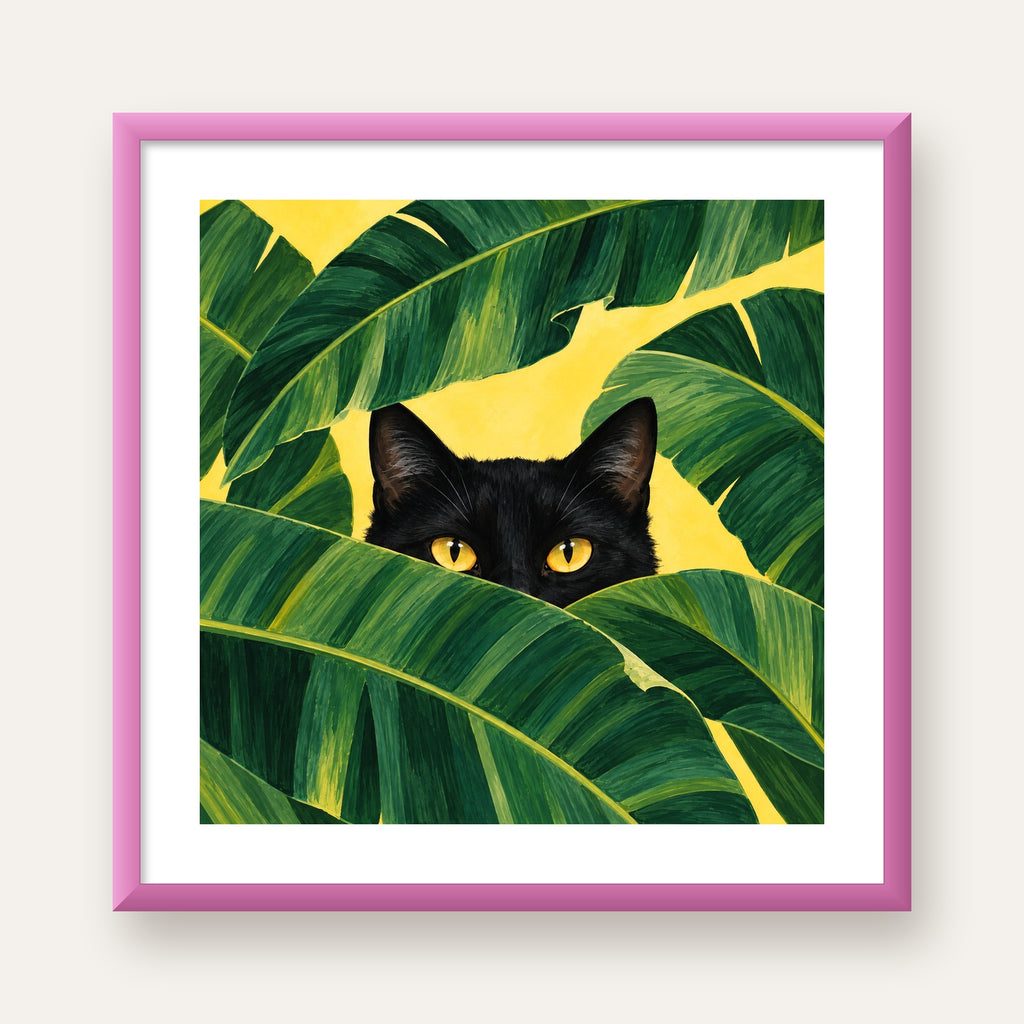 Yeşil Yapraklar Arasında Siyah Kedi Dijital Poster Baskı — pembe çerçeveli paspartulu